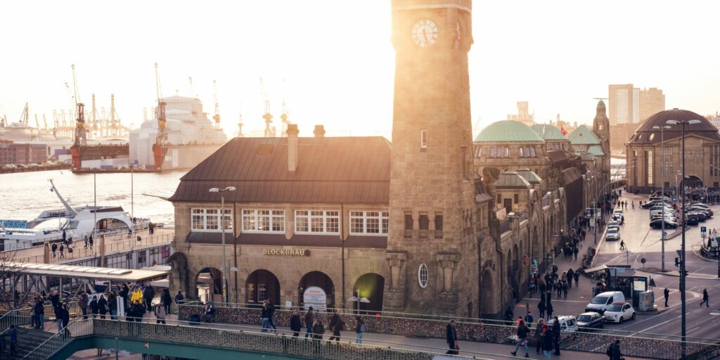 Hamburg Landungsbrücken Sonnenuntergang